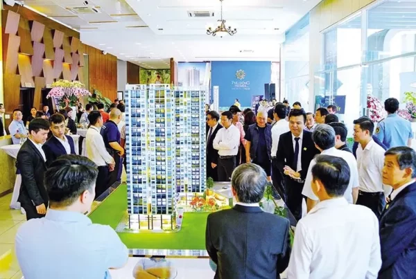 Bất động sản phía Nam bật tăng mạnh kèm phân hóa giá